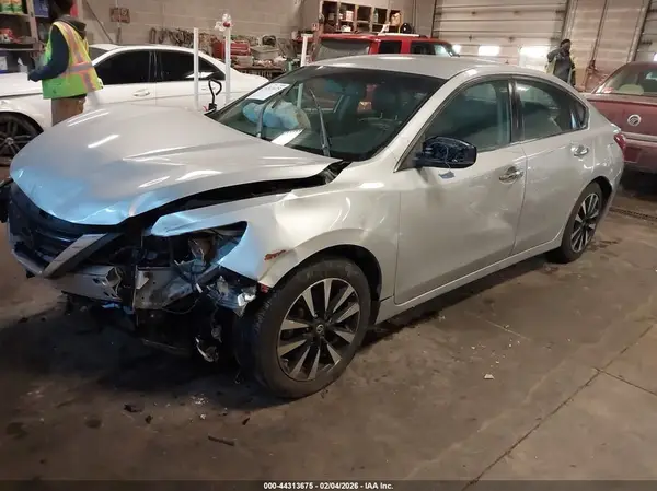 1N4AL3AP9JC126369 2018 NISSAN ALTIMA - Image 2