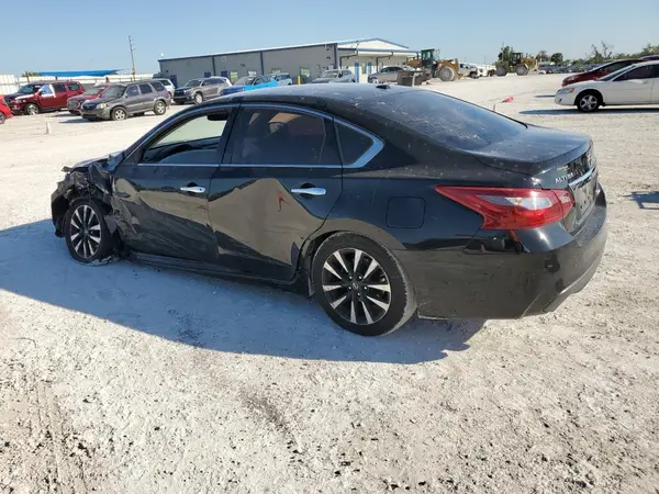 1N4AL3AP9JC127649 2018 NISSAN ALTIMA - Image 2