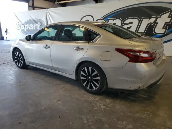 1N4AL3AP9JC130762 2018 NISSAN ALTIMA - Image 2