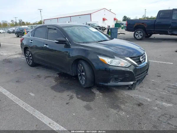 1N4AL3AP9JC131653 2018 NISSAN ALTIMA - Image 1