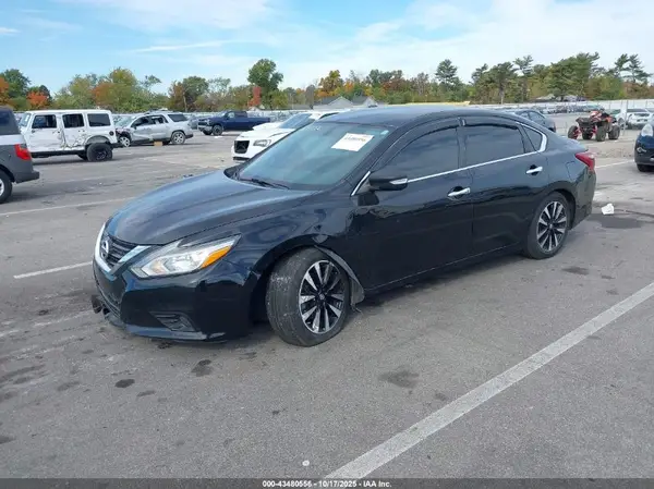 1N4AL3AP9JC131653 2018 NISSAN ALTIMA - Image 2