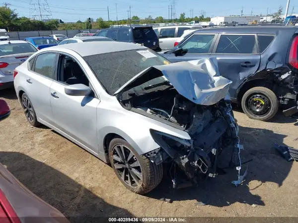 1N4AL3AP9JC132124 2018 NISSAN ALTIMA - Image 1