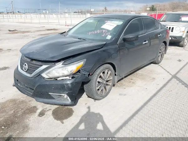 1N4AL3AP9JC133693 2018 NISSAN ALTIMA - Image 2