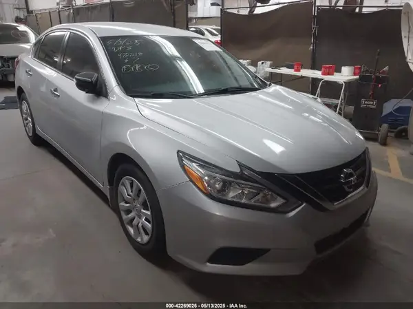 1N4AL3AP9JC134973 2018 NISSAN ALTIMA - Image 1