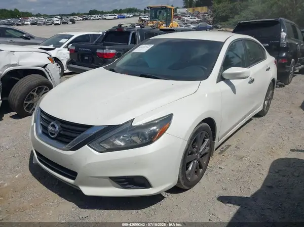 1N4AL3AP9JC136738 2018 NISSAN ALTIMA - Image 2
