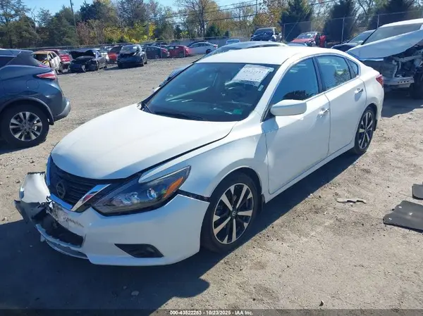 1N4AL3AP9JC136853 2018 NISSAN ALTIMA - Image 2