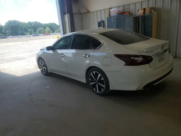 1N4AL3AP9JC138229 2018 NISSAN ALTIMA - Image 2