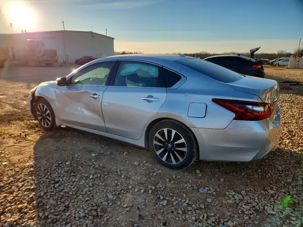 1N4AL3AP9JC138618 2018 NISSAN ALTIMA - Image 2