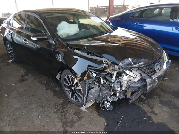 1N4AL3AP9JC139574 2018 NISSAN ALTIMA - Image 1