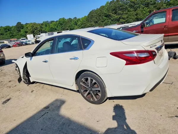 1N4AL3AP9JC140501 2018 NISSAN ALTIMA - Image 2