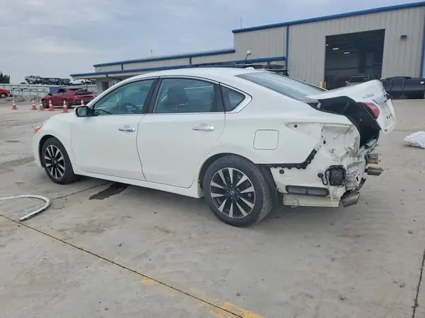 1N4AL3AP9JC140580 2018 NISSAN ALTIMA - Image 2