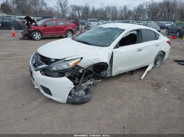 1N4AL3AP9JC144418 2018 NISSAN ALTIMA - Image 2