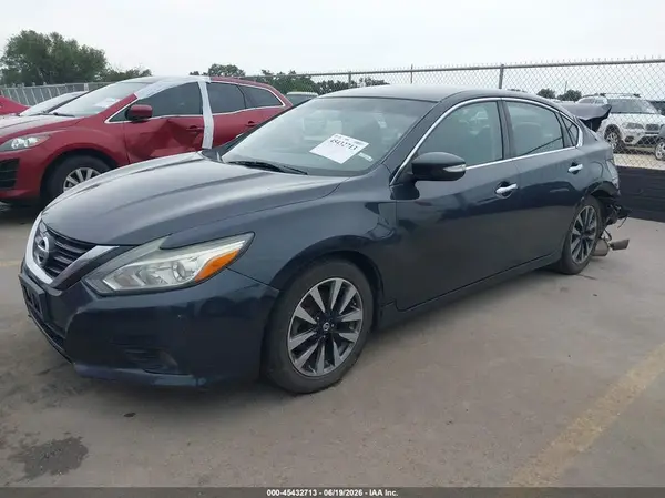 1N4AL3AP9JC145889 2018 NISSAN ALTIMA - Image 2
