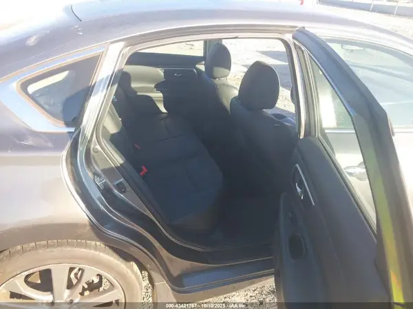 1N4AL3AP9JC148646 2018 NISSAN ALTIMA - Image 8