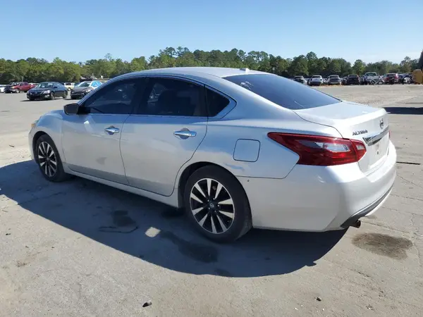 1N4AL3AP9JC157640 2018 NISSAN ALTIMA - Image 2