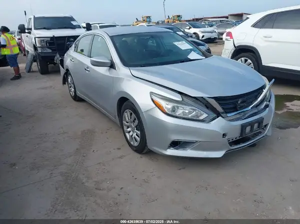 1N4AL3AP9JC157976 2018 NISSAN ALTIMA - Image 1