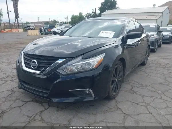 1N4AL3AP9JC158268 2018 NISSAN ALTIMA - Image 2