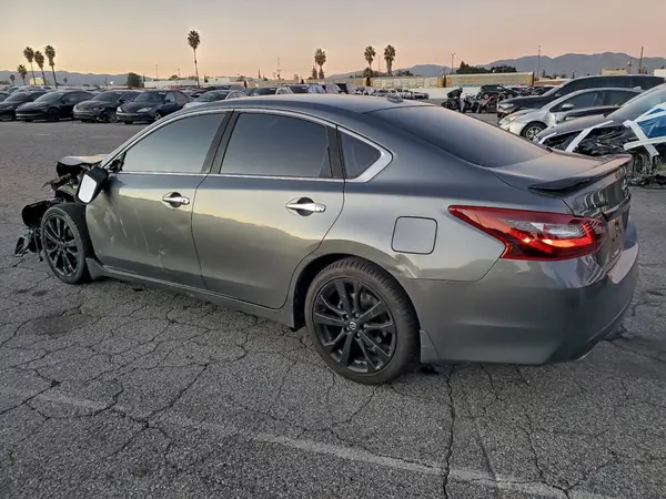 1N4AL3AP9JC158917 2018 NISSAN ALTIMA - Image 2