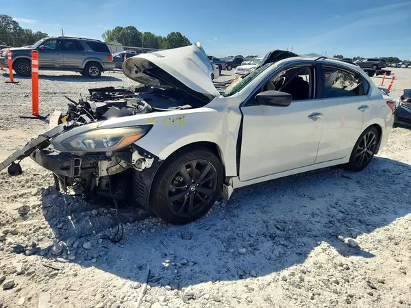 1N4AL3AP9JC159873 2018 NISSAN ALTIMA - Image 1
