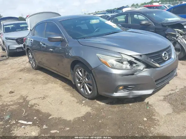 1N4AL3AP9JC160277 2018 NISSAN ALTIMA - Image 1