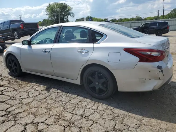 1N4AL3AP9JC165124 2018 NISSAN ALTIMA - Image 2