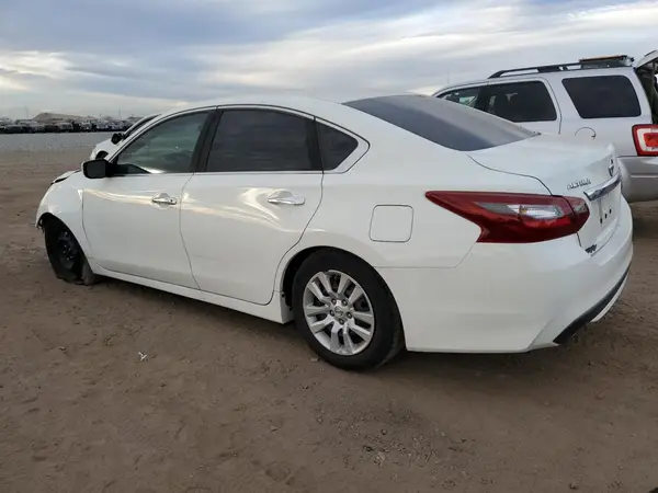 1N4AL3AP9JC167164 2018 NISSAN ALTIMA - Image 2