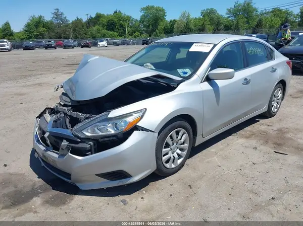 1N4AL3AP9JC167374 2018 NISSAN ALTIMA - Image 2
