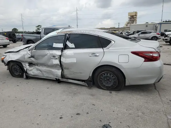 1N4AL3AP9JC169772 2018 NISSAN ALTIMA - Image 2