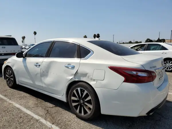 1N4AL3AP9JC175121 2018 NISSAN ALTIMA - Image 2
