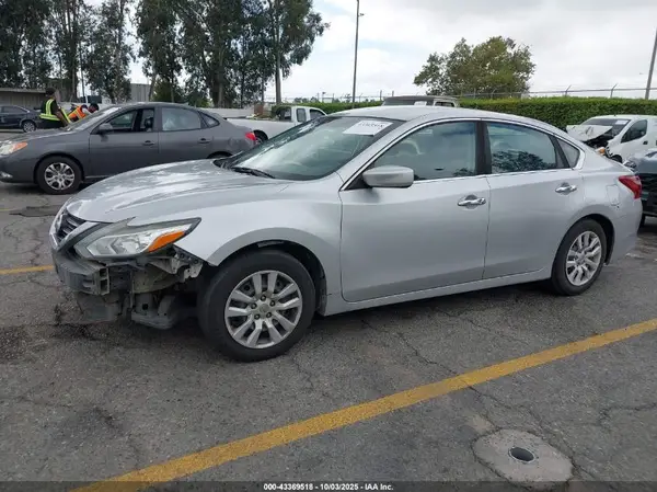 1N4AL3AP9JC175152 2018 NISSAN ALTIMA - Image 2