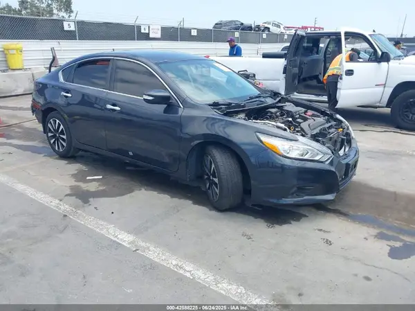1N4AL3AP9JC179301 2018 NISSAN ALTIMA - Image 1