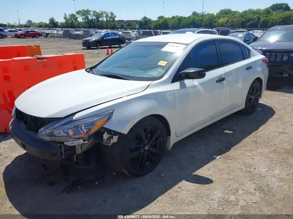 1N4AL3AP9JC181369 2018 NISSAN ALTIMA - Image 2