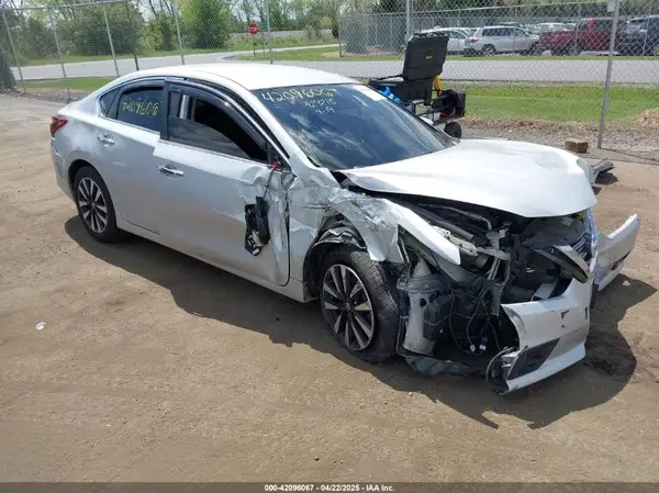 1N4AL3AP9JC192033 2018 NISSAN ALTIMA - Image 1