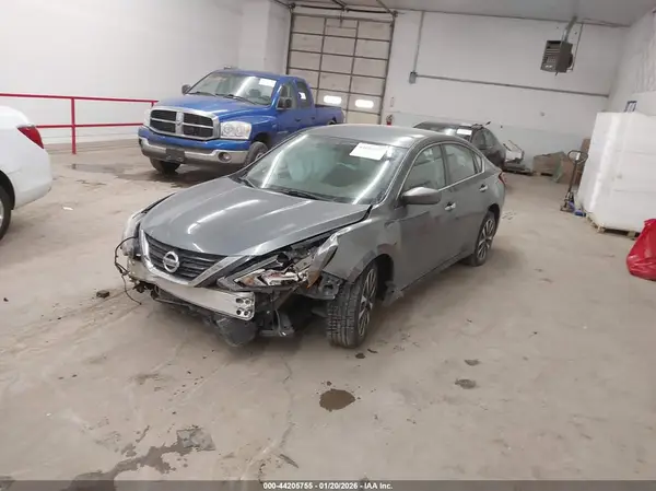 1N4AL3AP9JC193795 2018 NISSAN ALTIMA - Image 2