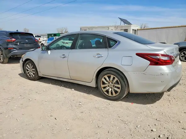 1N4AL3AP9JC196390 2018 NISSAN ALTIMA - Image 2
