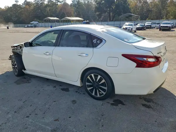1N4AL3AP9JC199872 2018 NISSAN ALTIMA - Image 2