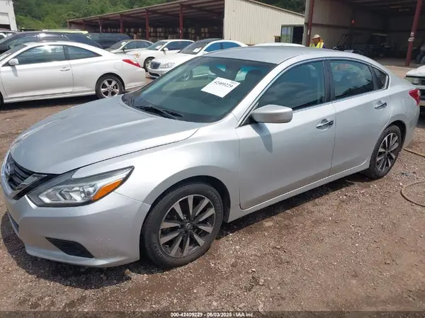 1N4AL3AP9JC208621 2018 NISSAN ALTIMA - Image 2