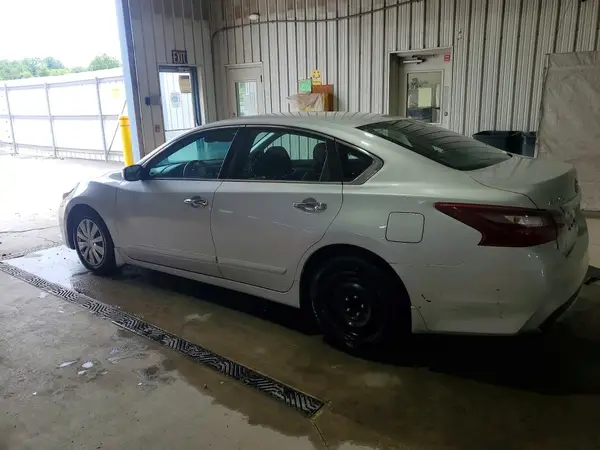 1N4AL3AP9JC208795 2018 NISSAN ALTIMA - Image 2