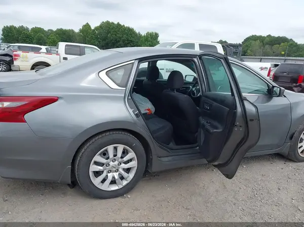1N4AL3AP9JC210076 2018 NISSAN ALTIMA - Image 8