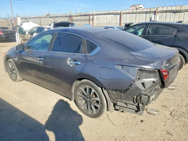 1N4AL3AP9JC210532 2018 NISSAN ALTIMA - Image 2
