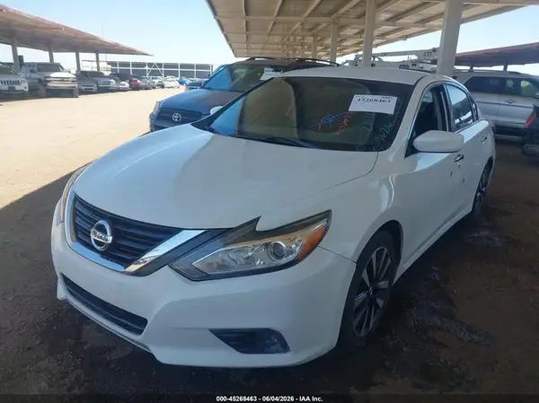 1N4AL3AP9JC211115 2018 NISSAN ALTIMA - Image 2