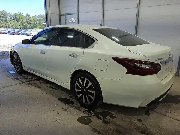 1N4AL3AP9JC214841 2018 NISSAN ALTIMA - Image 2