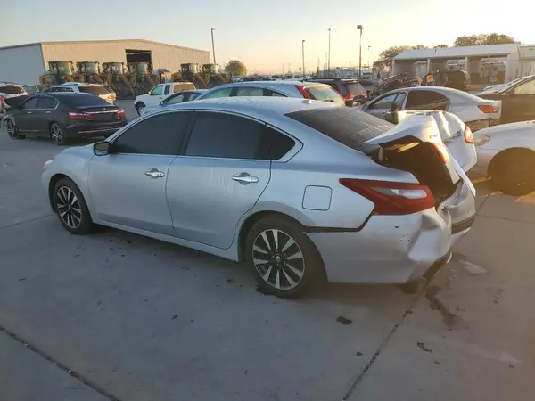 1N4AL3AP9JC215097 2018 NISSAN ALTIMA - Image 2