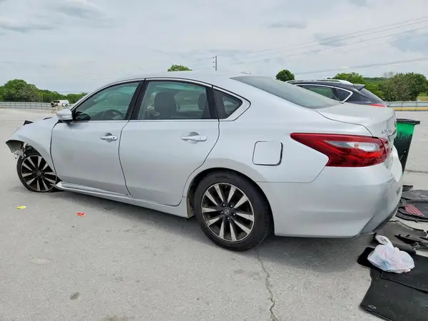 1N4AL3AP9JC215116 2018 NISSAN ALTIMA - Image 2