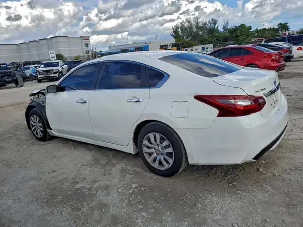 1N4AL3AP9JC216749 2018 NISSAN ALTIMA - Image 2