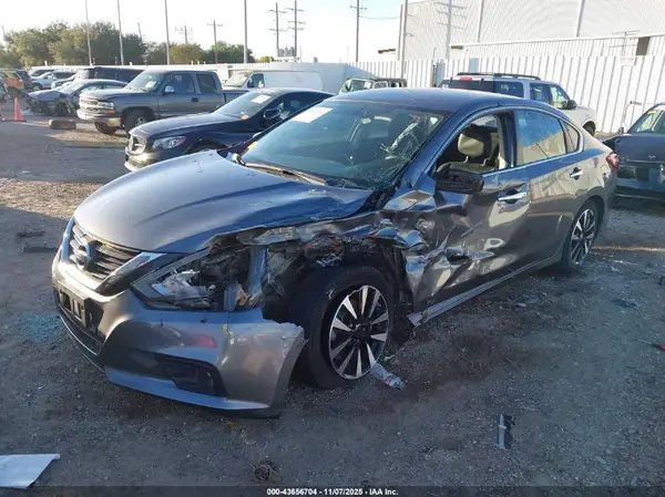 1N4AL3AP9JC217433 2018 NISSAN ALTIMA - Image 2