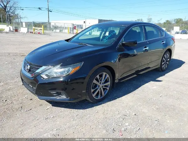 1N4AL3AP9JC217786 2018 NISSAN ALTIMA - Image 2