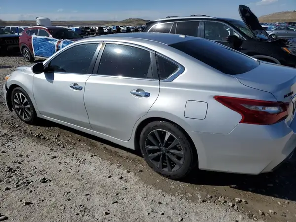 1N4AL3AP9JC227556 2018 NISSAN ALTIMA - Image 2