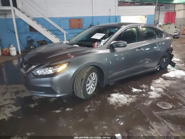 1N4AL3AP9JC229694 2018 NISSAN ALTIMA - Image 2