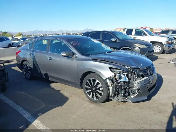 1N4AL3AP9JC236385 2018 NISSAN ALTIMA - Image 1
